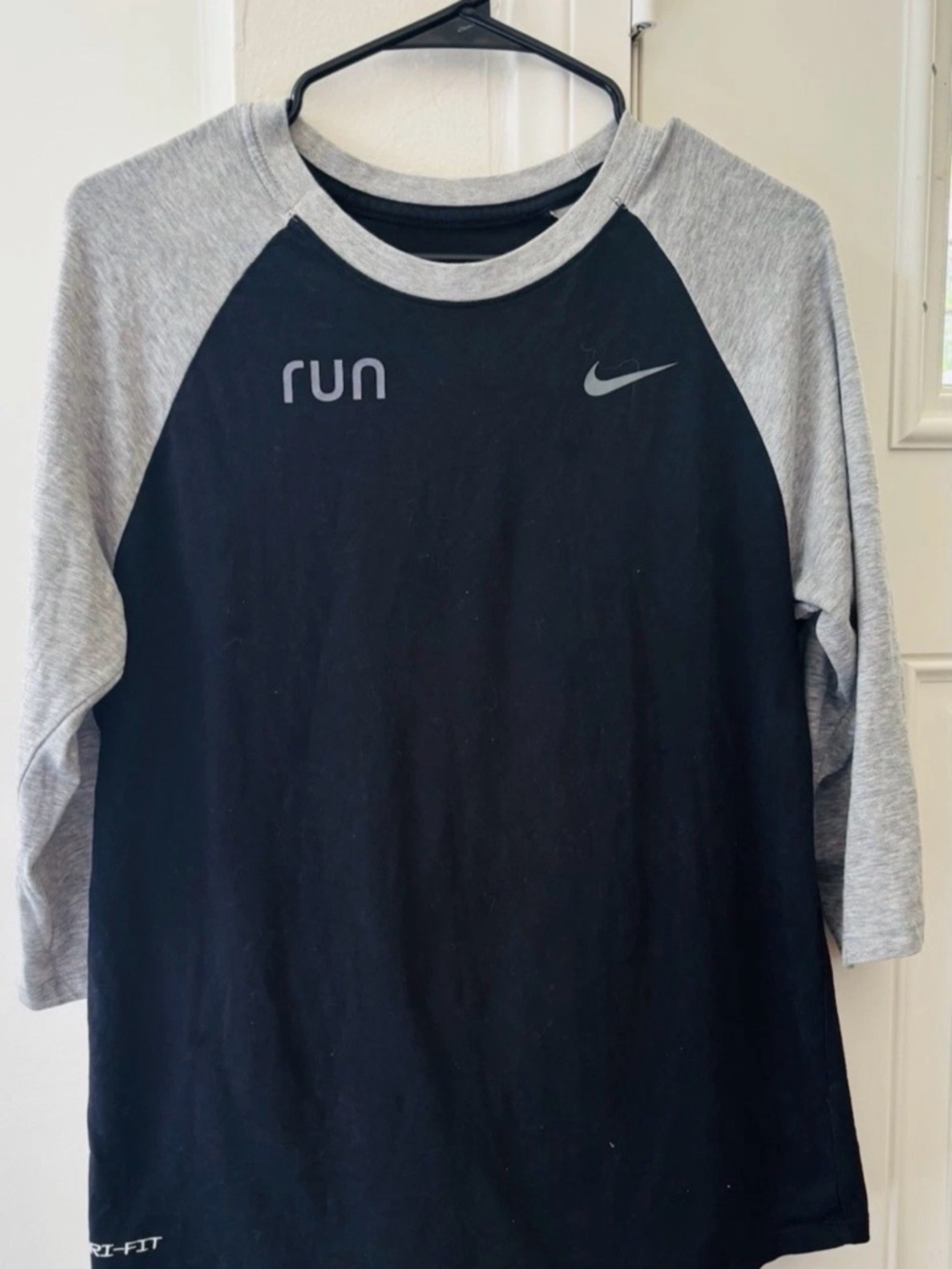 Nike Black Tee with Light Gray Trim 3/4 sleeves light weight size small